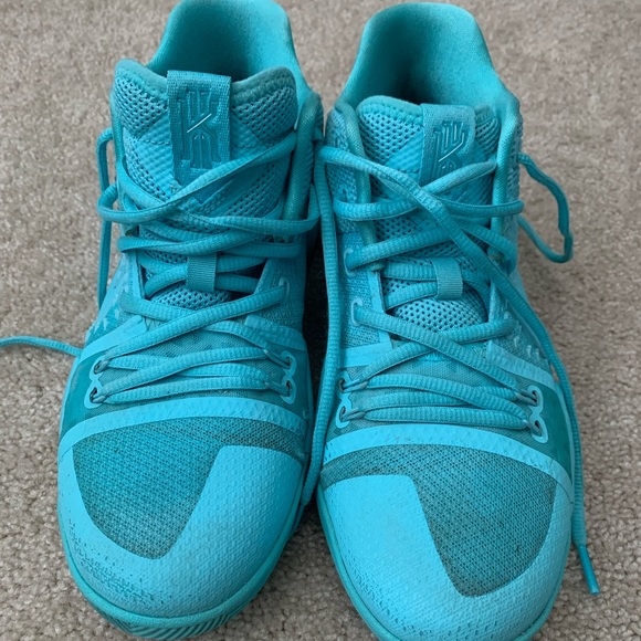 turquoise kyrie 3